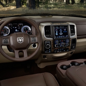 2016-RAM-1500-interior.jpg